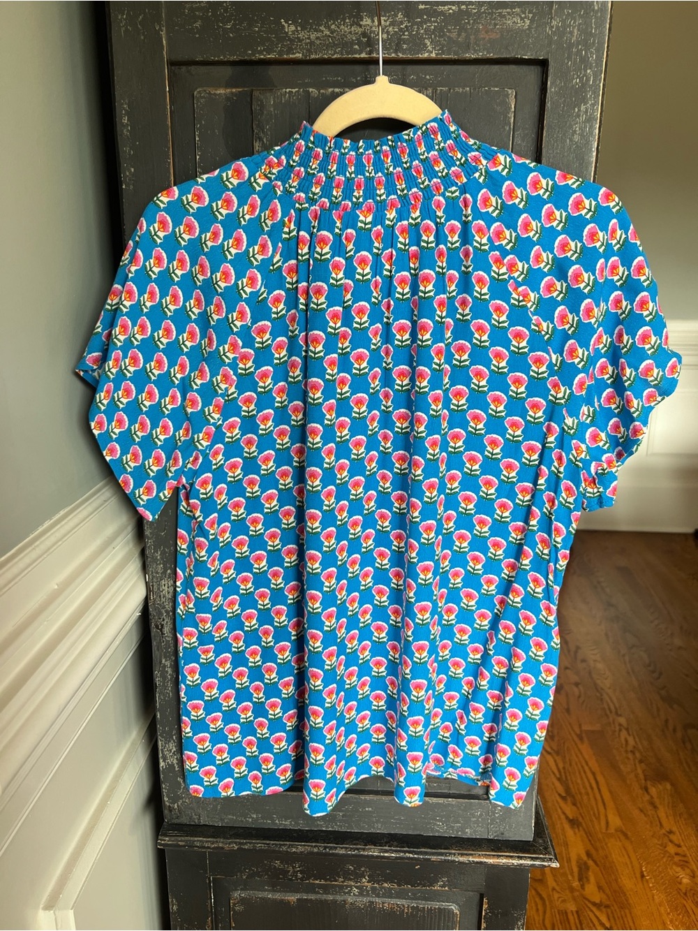 THML Blue Floral Smocked Short Sleeve Top with Pink/Blue Placket Sz M - Picture 2 of 7